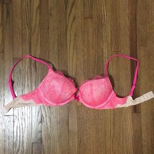 Victoria’s Secret Very Sexy convertible bra
